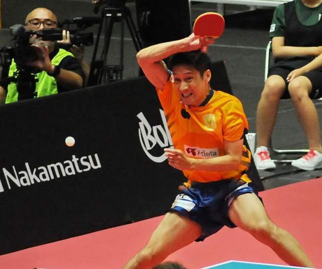 舞台上彰显 舞台上彰显