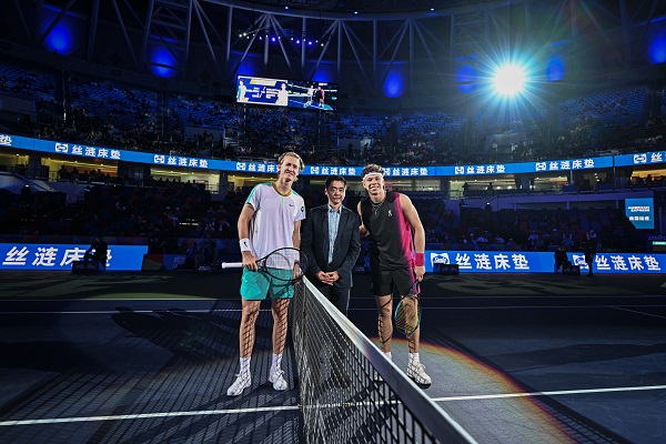 外线防守与 外线防守与